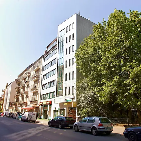 מלון Apartmenthouse - Am Goerlitzer Park 4*