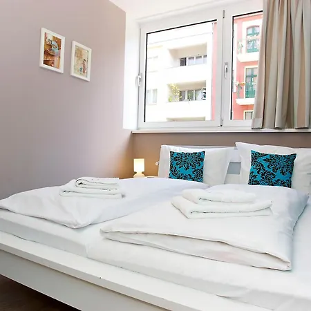 מלון Apartmenthouse - Am Goerlitzer Park 4*