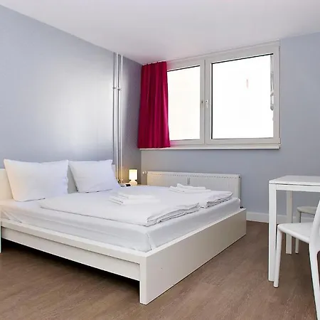 Apartmenthouse - Am Goerlitzer Park מלון ברלין