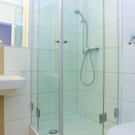 Apartmenthouse - Am Goerlitzer Park 4* Berlin
