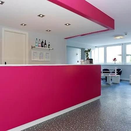 מלון Apartmenthouse - Am Goerlitzer Park 4*