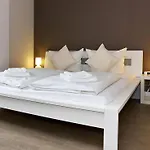 Apartmenthouse - Am Goerlitzer Park 4* Berlin