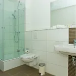 Apartmenthouse - Am Goerlitzer Park Otel