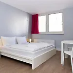 Apartmenthouse - Am Goerlitzer Park Otel Berlin