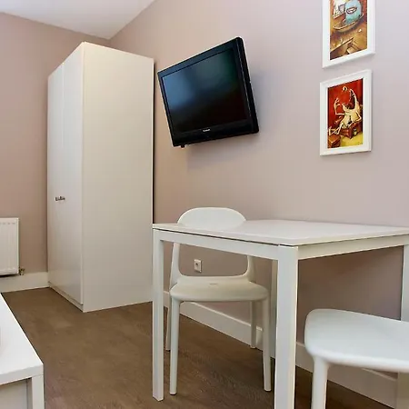 Hotel Apartmenthouse - Am Goerlitzer Park 4*