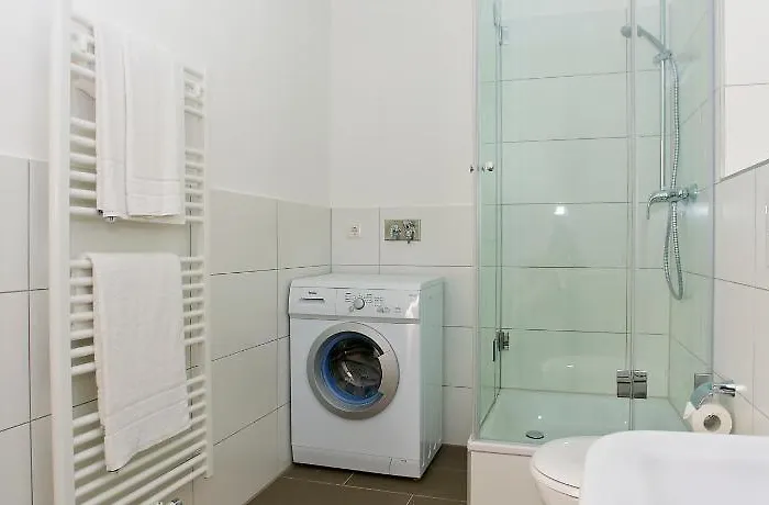Apartmenthouse - Am Goerlitzer Park 4* ברלין