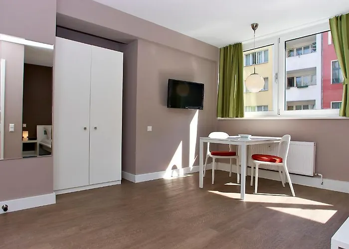 Apartmenthouse - Am Goerlitzer Park מלון