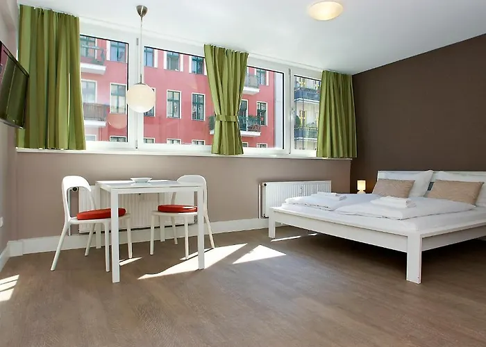 מלון Apartmenthouse - Am Goerlitzer Park 4*