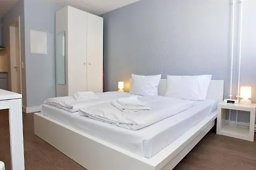 Apartmenthouse - Am Goerlitzer Park מלון ברלין